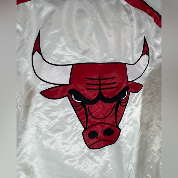 INSANE STARTER Vintage Small Chicago Bulls White and Red Varsity Jacket - Picture 6 of 10